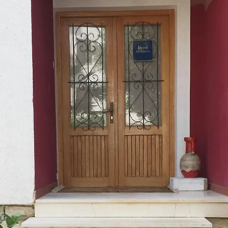 Domic ,two Bedrooms Whit Large Terrace Njivice