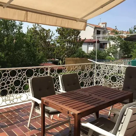 Domic ,two Bedrooms Whit Large Terrace Lejlighed Njivice
